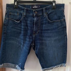 Hollister men’s dark washed skinny denim shorts 9”